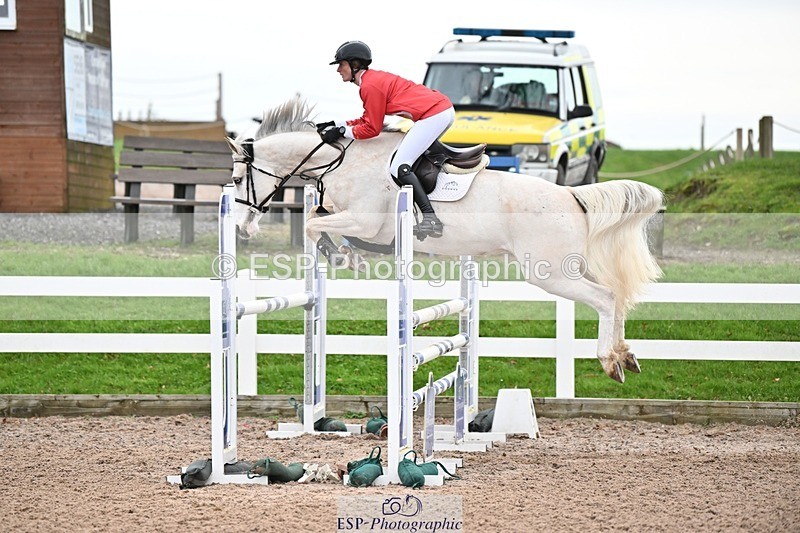 241206-122300-00692 - Cls 5 Newcomers and 1.10m Open