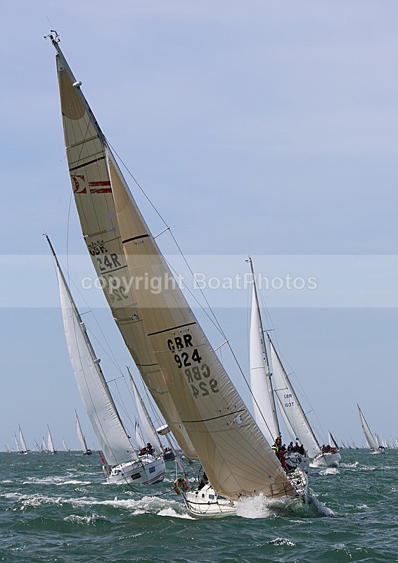130601 GBR924 WT7A9240 - ROUND THE ISLAND RACE - 1st June 2013