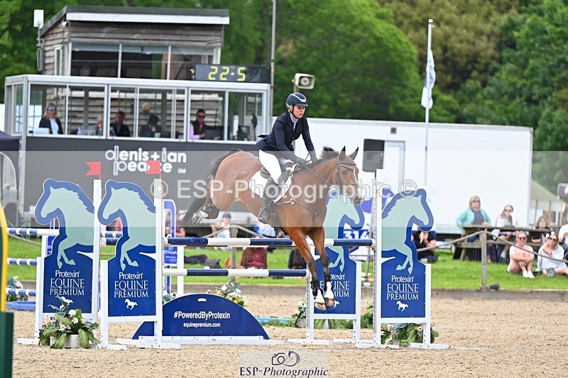 240525-153927-17837 - 531-KUNO_SMH-Isabel_White