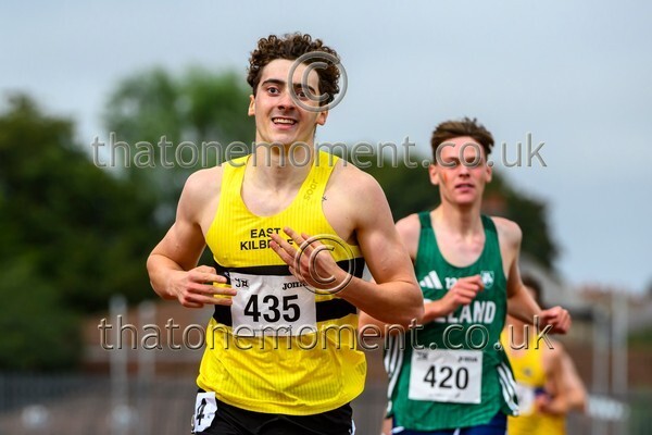 Nat26SUN-920129 - Track Male