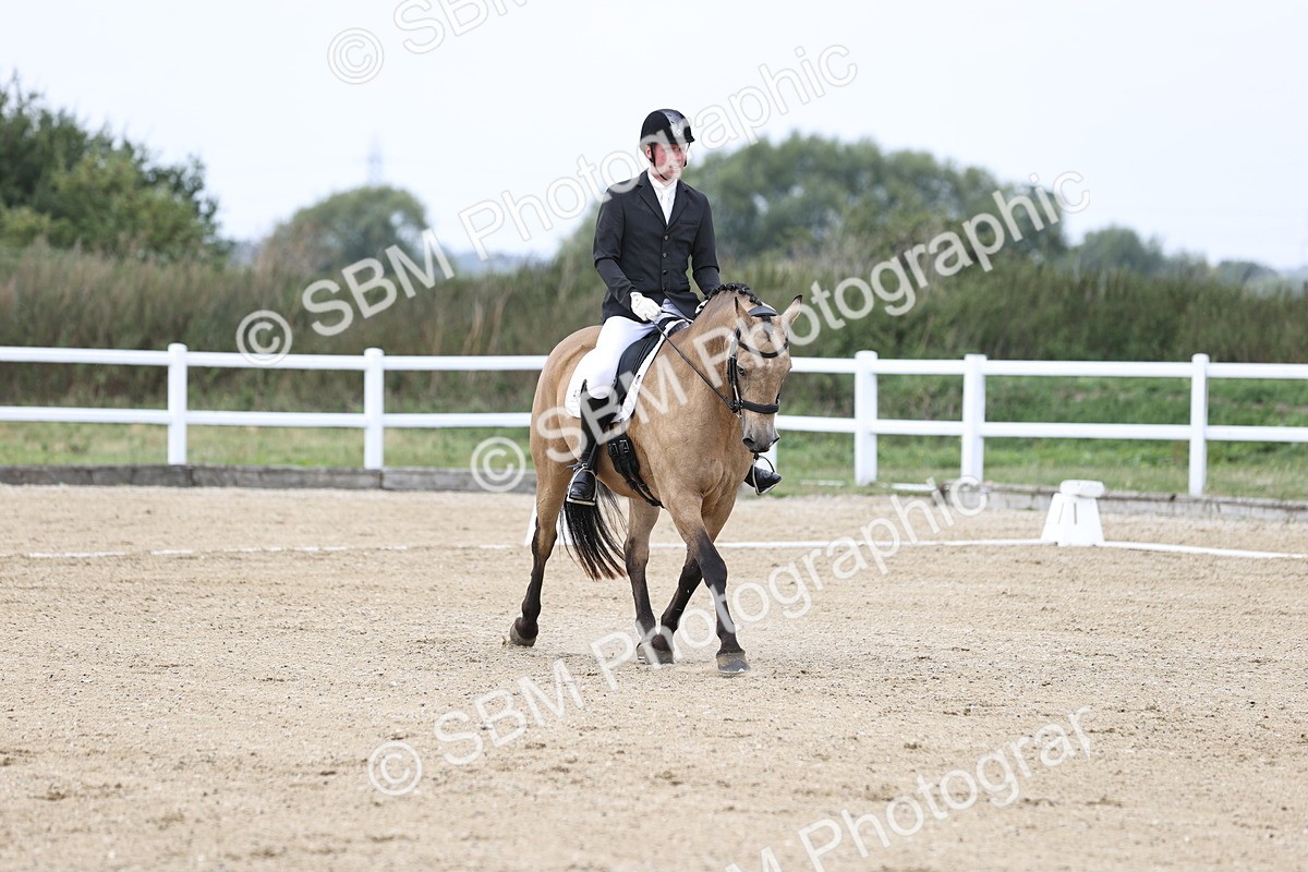 SBM_017465 - Class 14 - Novice 23 - 13.52-14.55