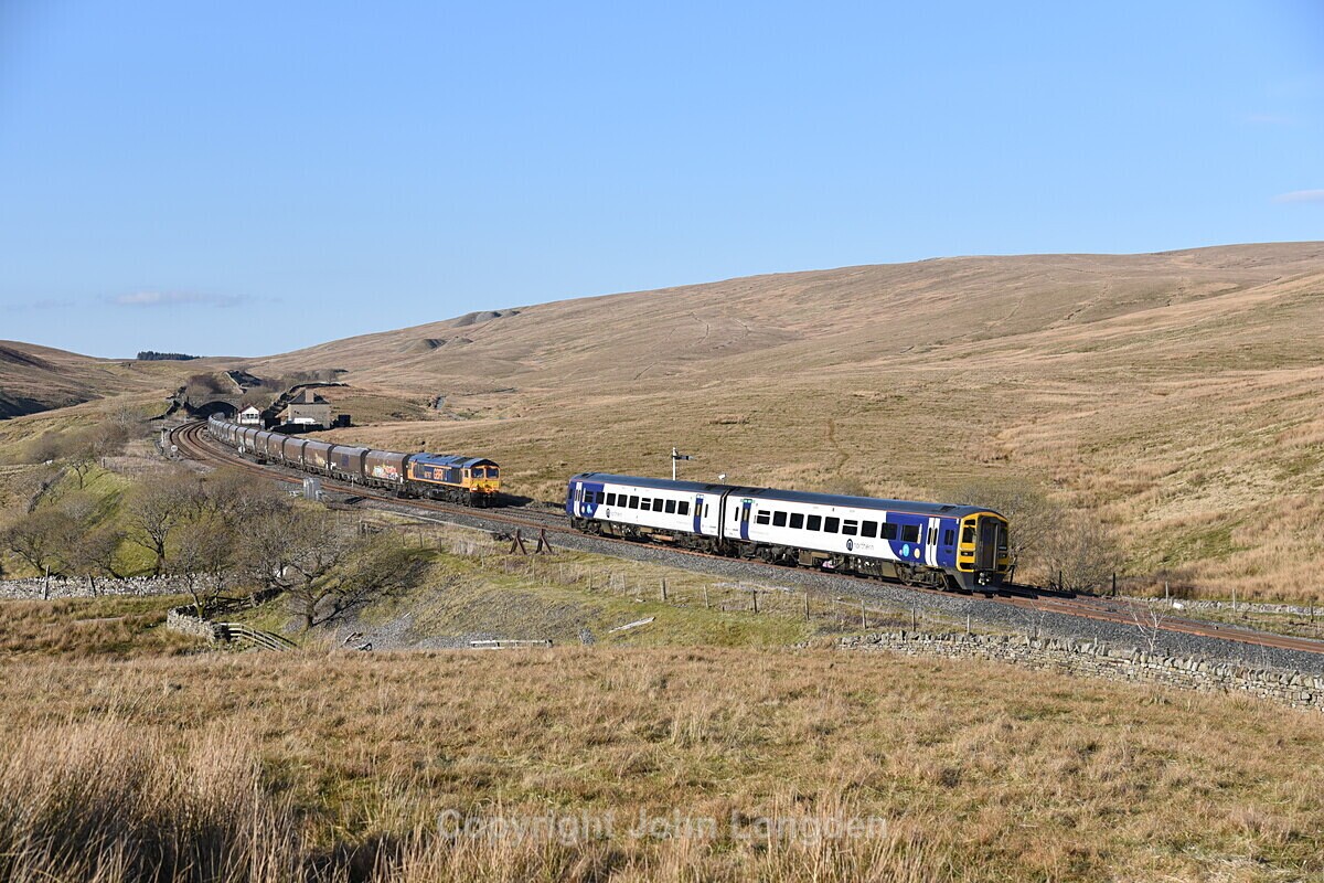JL - 8.4.20 158904 16:18 Carlisle - Leeds, Blea Moor - Blea Moor