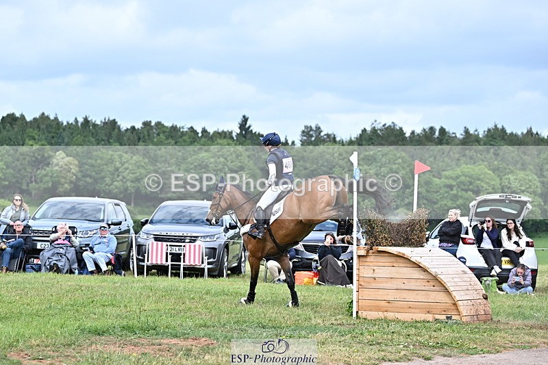 250525A-142738-16489 - D-468-Laura.Collett-LONDON.52