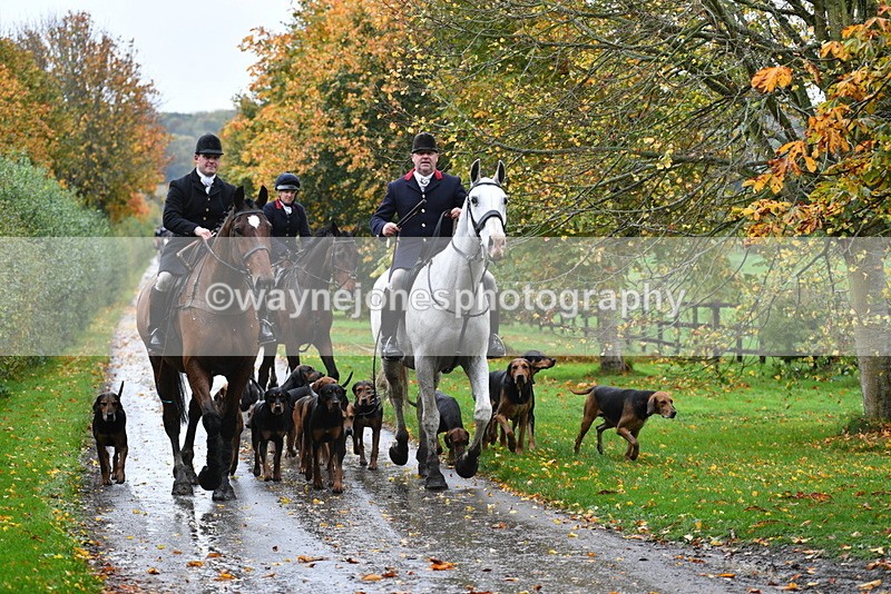 WJ5_6112 - B&B walk back for Hunt Tea !