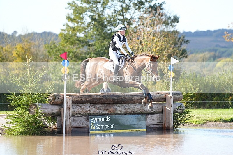 251024A-121535-08677 - B-124-Sophie.Lamb