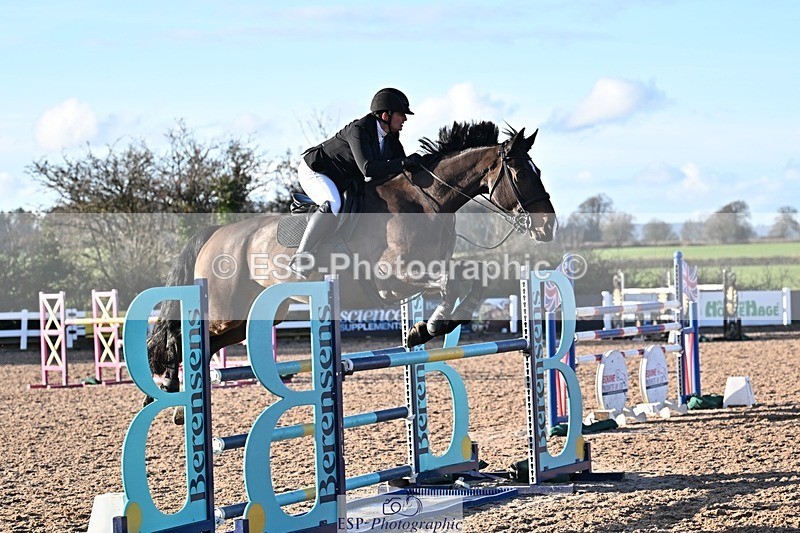 251203-140417-00780 - Cls 5 Foxhunter and 1.20m Open