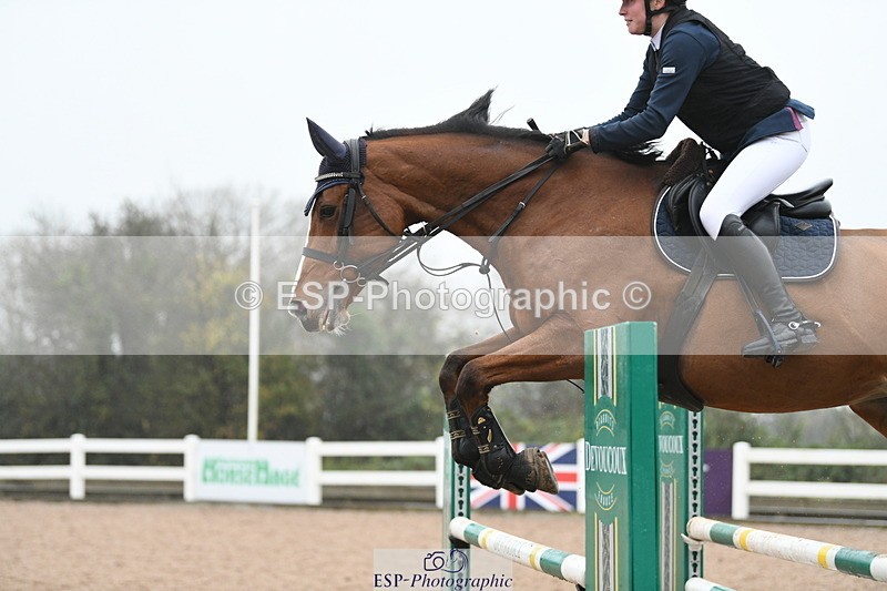 241103A-112304-07779 - SUN Cls 21 Snr Newcomers and 1.10m Open