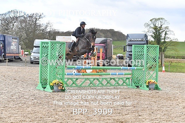 BPP_3909 - CLASS 4 FRI Senior Discovery/ 1m Open