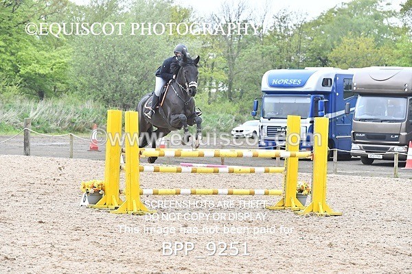 BPP_9251 - CLASS 30 SUN Senior Newcomers/ 1.10m Open