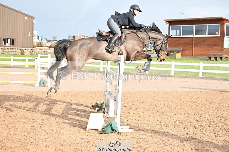 231209A-131756-01877 - Cls 13 Foxhunter & 1.20m Open