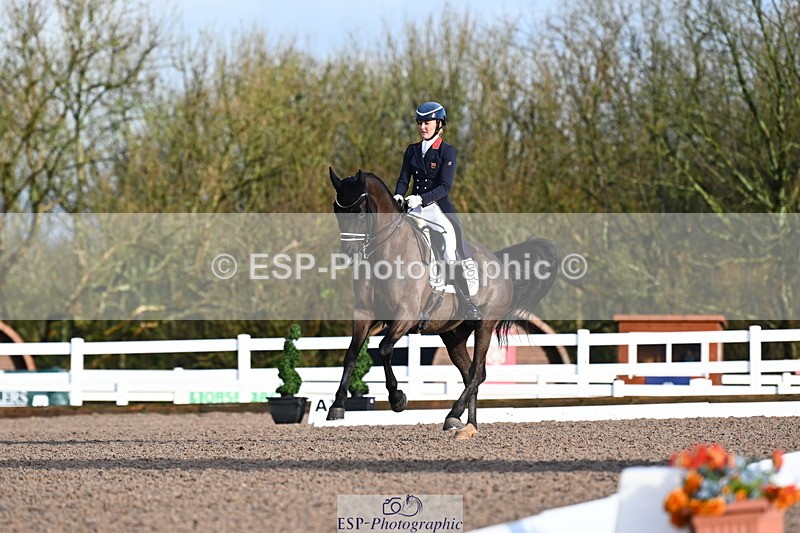 240218A-091009-05027 - 162-Holly.Kerslake-Totil.Platinum