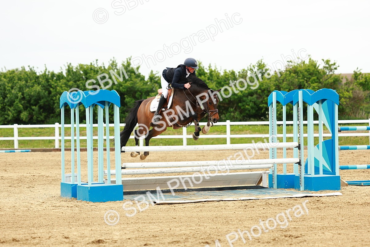 SBM_001064 - Class 5 - Senior Foxhunters - 1.20m
