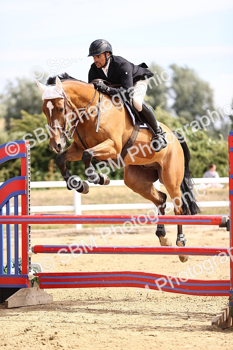 SBM_009859 - Class 8 - Senior Newcomers - 1.10  Open