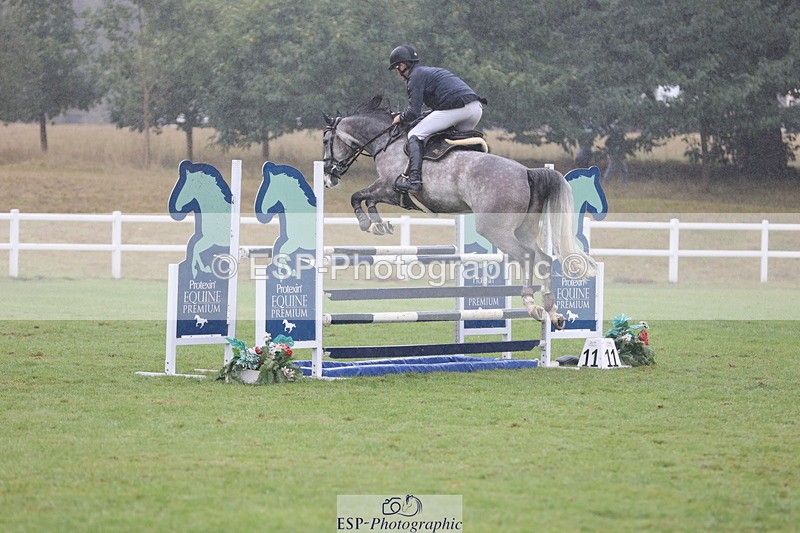 250830A-132927-06690 - Cls 16 Snr Newcomers and 1.10m Open