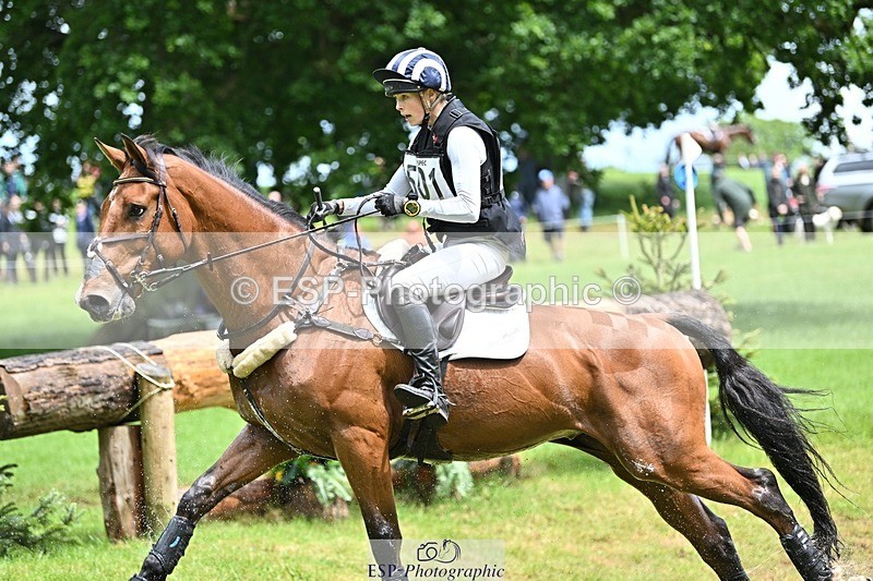 240526-141732-23893 - 501-BRUNO_FG-Edie_Campbell