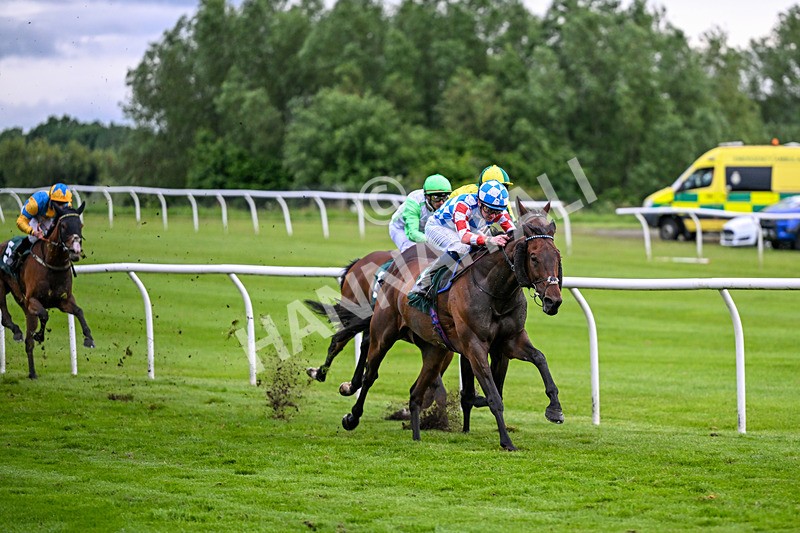 110626-Race 5-Sixpack-5198 - Race 5 20.23pm Try Racing TV For Free Now Handicap