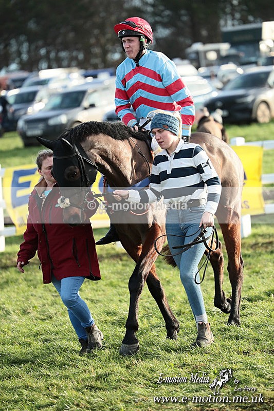 PtP 141225  2011 - New Forest Hounds PtP Larkhill 14/12/25