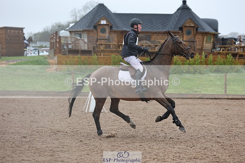 250418-120040-01797 - 025-Oliver.Thompson-HOLD.ME.TIGHT