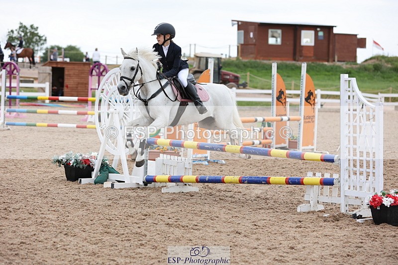 240630A-181140-16330 - Cls 28 Stepping Stones 128cm + 138cm