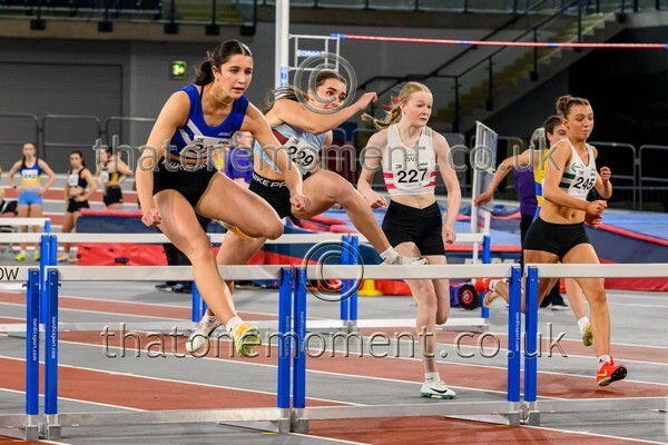 CEInv26-911160 - Track Female