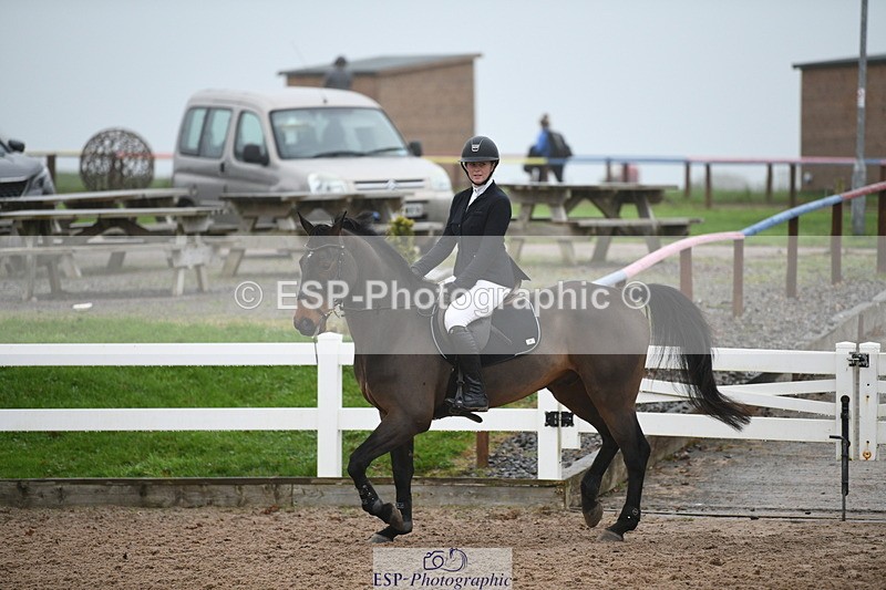 241103A-105053-07604 - SUN Cls 21 Snr Newcomers and 1.10m Open