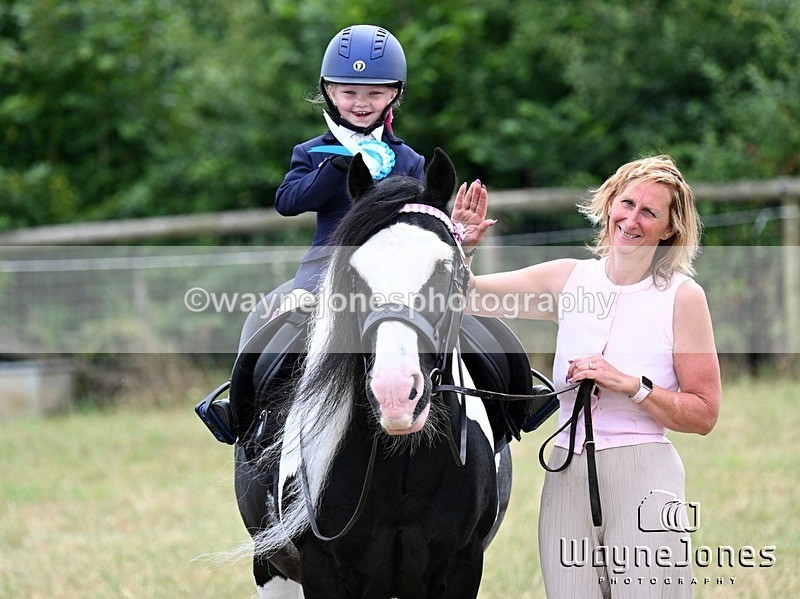 WJ7_3812 - Nancy & Churchill's first Show 22-06-25