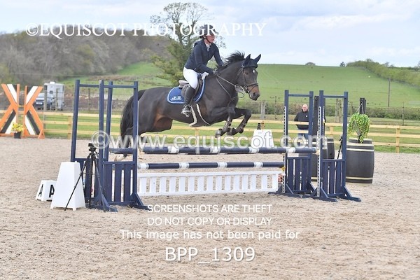 BPP_1309 - CLASS 15 SAT Senior BritiNovice/ 90cm Open