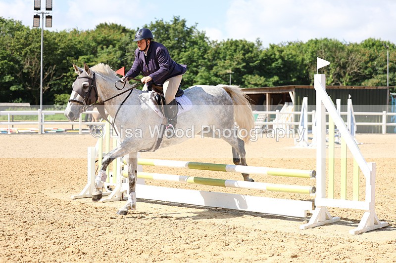 3E7A2596 - Class 2: 70cm Juniors and Seniors