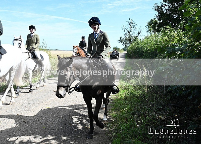WJ7_0508 - Berks & Bucks - Hound Exercise – Kennels 06-09-26