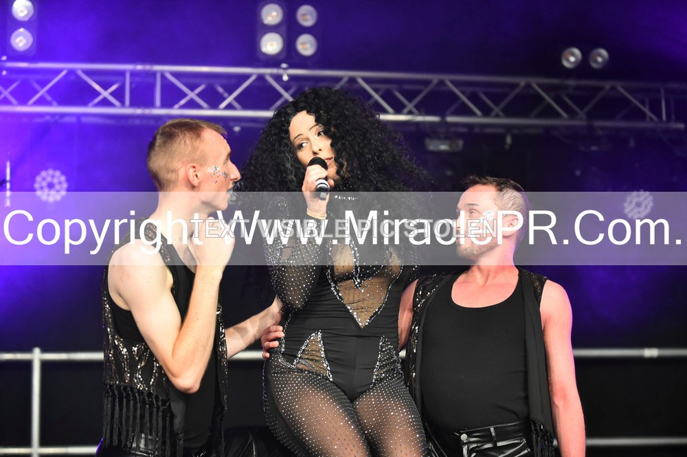 SH4_6876 - The Cher Experience