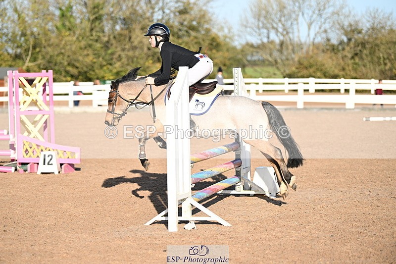 241026A-102609-00155 - SAT Cls 3 Pony Intro 70cm