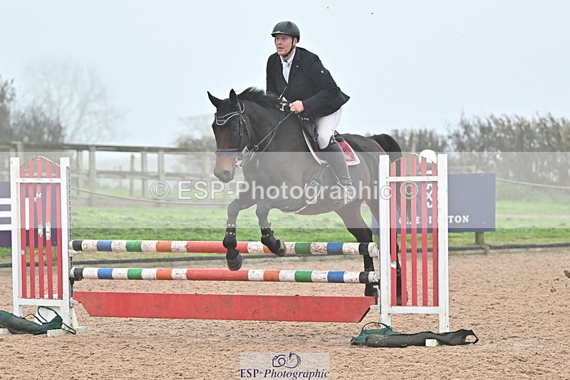 241103A-111935-06992 - SUN Cls 18 British Novice and 90cm Open