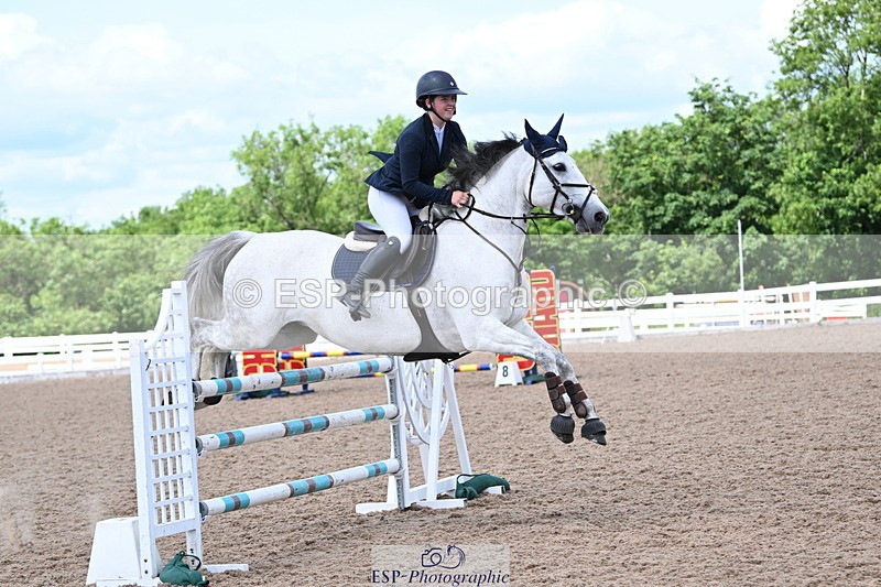 240619A-144033-00697 - Cls 4 Snr Newcomers and 1.10m Open