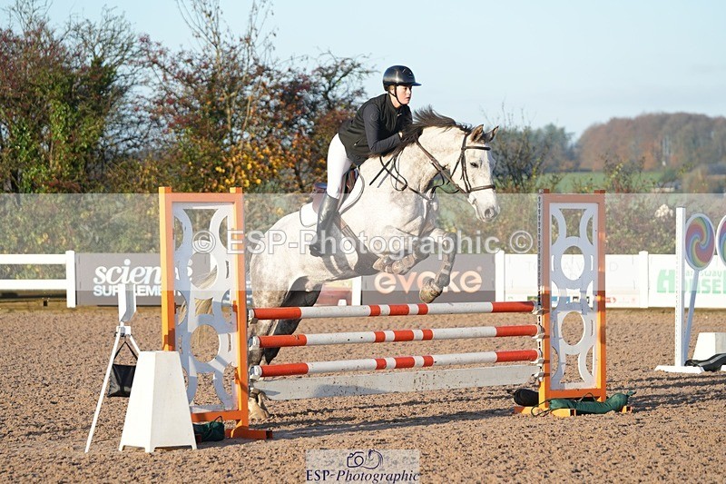 251108-083458-01780 - Cls 9 British Novice and 90cm Open