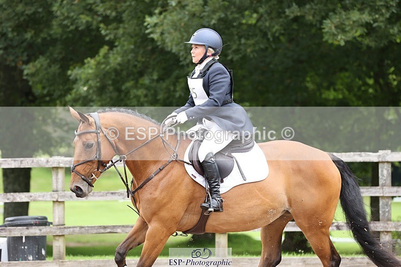 240803-105517-02070 - 025-Trilby_Crewes-WATERNISH_BRIDLE_LANE