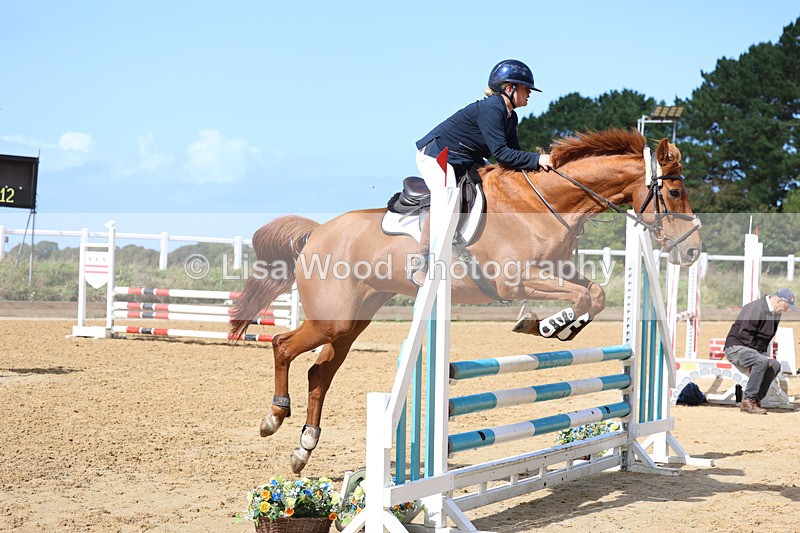 3E7A9349 - Class 9: Senior British Novice/90cm open