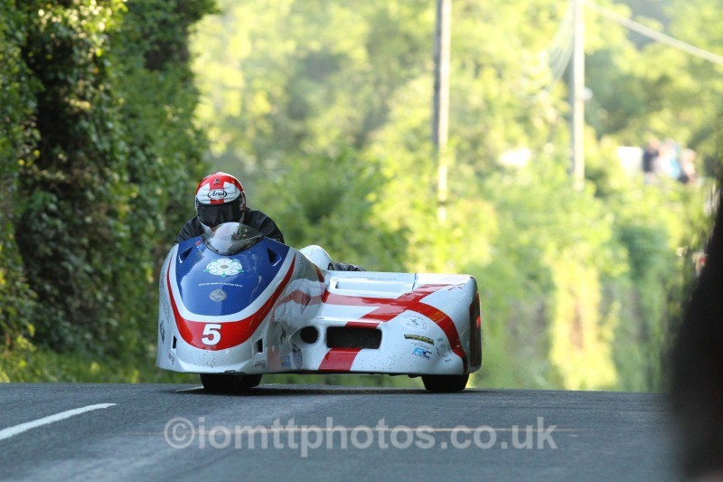 Conrad Harrison / Mike Aylott Shelbourne Honda / PRINTING ROLLER SE - Friday Practice - Sidecars