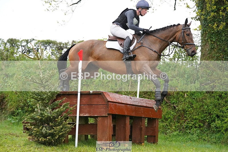 250418-123120-02622 - 025-Oliver.Thompson-HOLD.ME.TIGHT