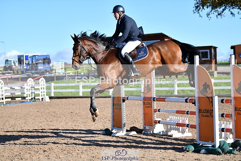 231110A-134238-00651 - Cls 5 Newcomers & 1.10m Open