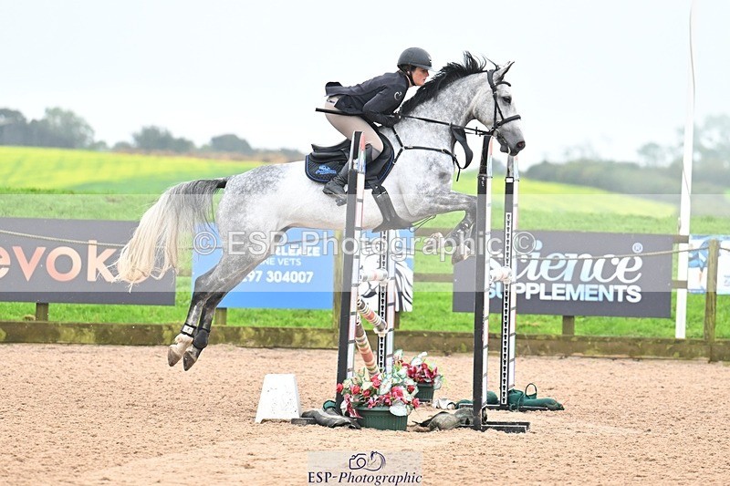 251003-112510-00440 - Cls 2 Newcomers and 1.10m