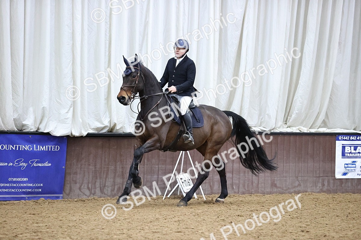 SBM_001604 - Class 4 - Senior Newcomers - 1.10m Open