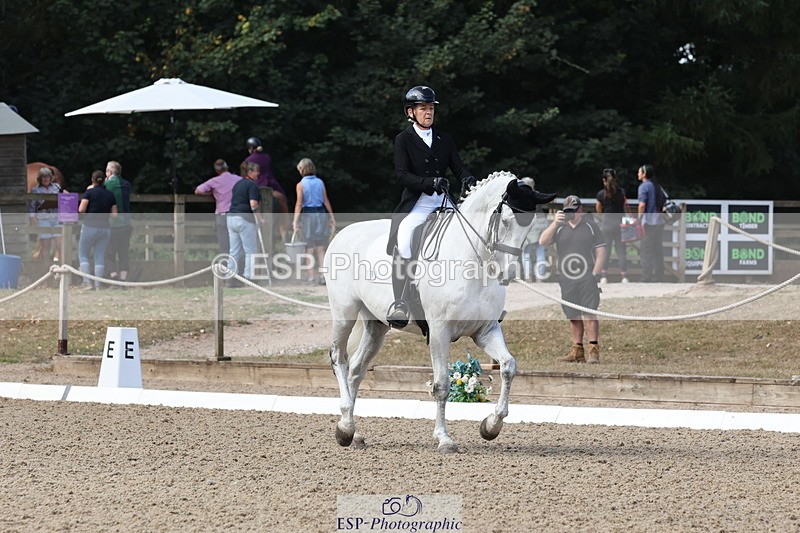 250809A-100116-02271 - 039-Jane.GilbyHugo.Holunder