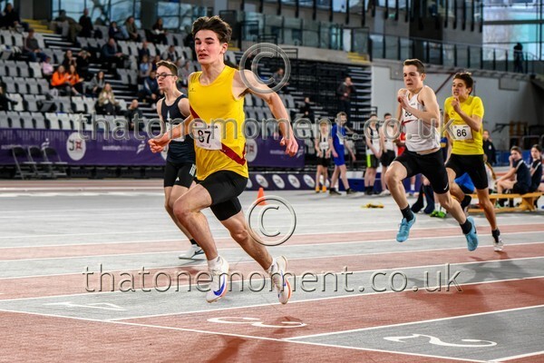 CombiMast25-913354 - Track Male Set One