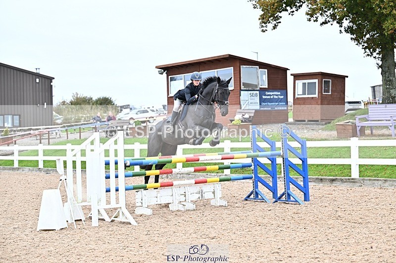 251015-130757-00494 - Cls 4 Newcomers and 1.10m Open