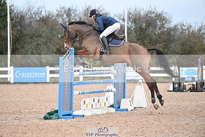 241206-140622-01050 - Cls 6 Foxhunter and 1.20m Open