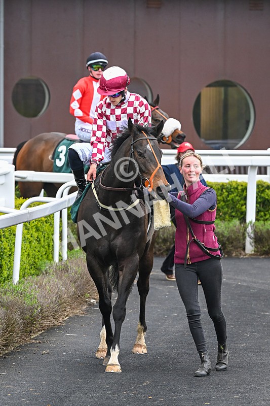 230425-Race 1-Birkenhead-9912 - Race 1