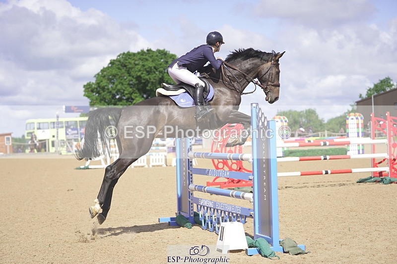 230806A-110620-01511 - Cls 13 Snr Newcomers & 1.10m Open