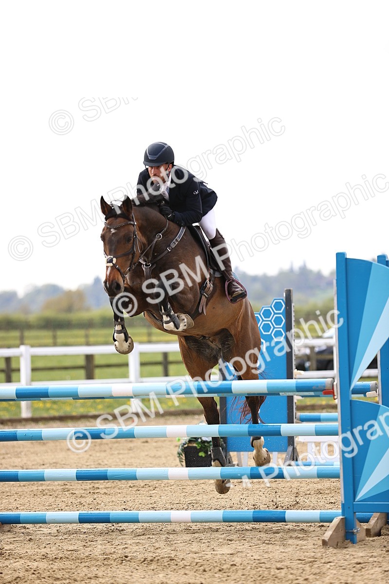 SBM_002427 - Class 11 - Senior newcomers - 1.10m