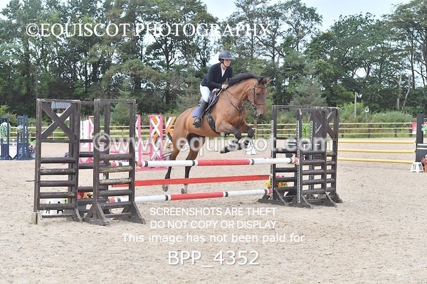 BPP_4352 - CLASS 12 SUN Senior British Novice/ 90cm Open