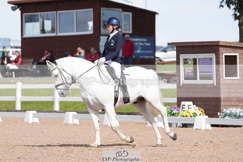 250906-135807-03813 - 067-Laura.PercyConobola.Cascade